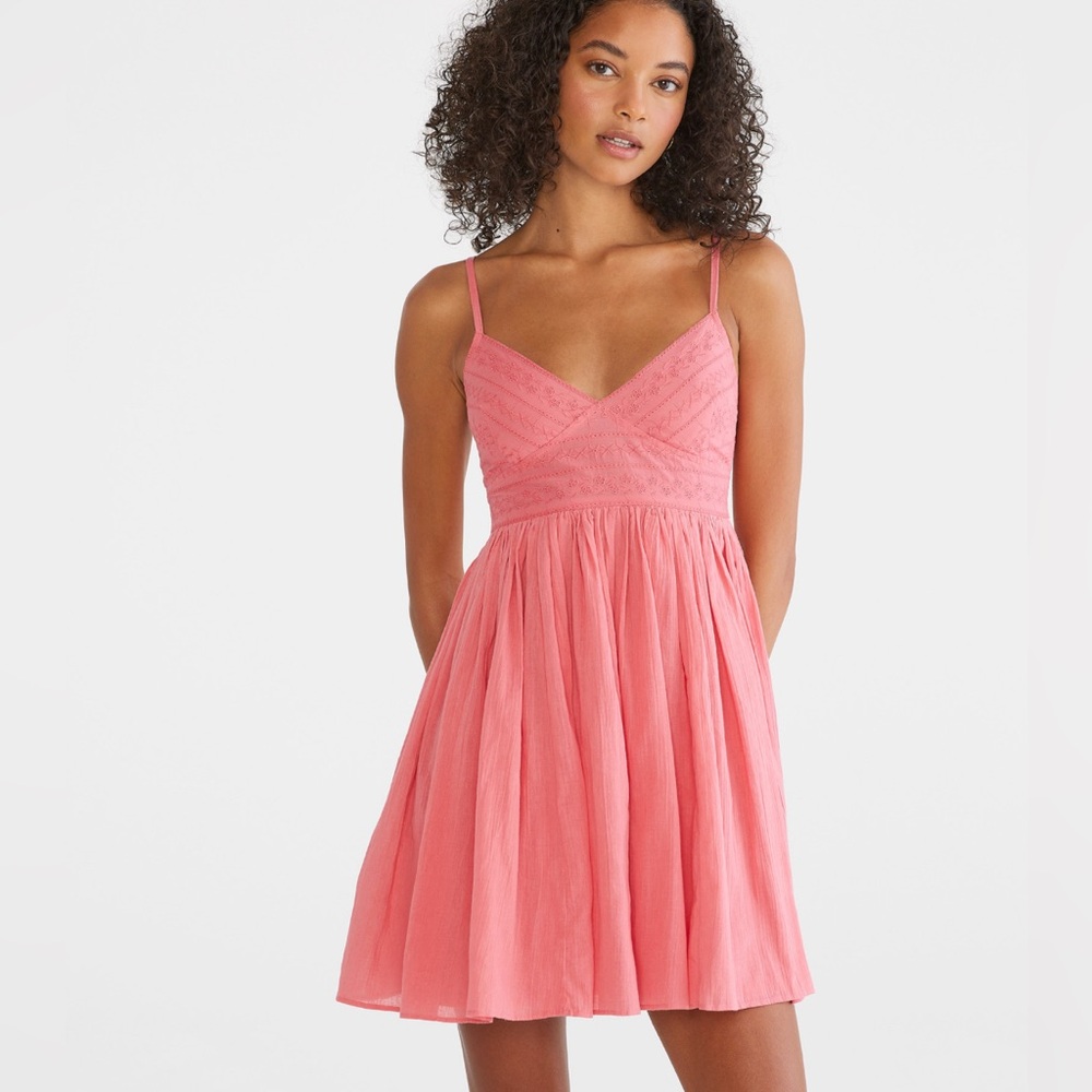 Women's Pink Eyelet Aeropostale Sundress Size Small